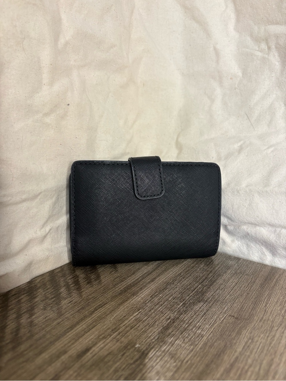 Michael Kors Black Saffiano Leather Card & Key Holder with Gold Logo - Picture 2 of 3